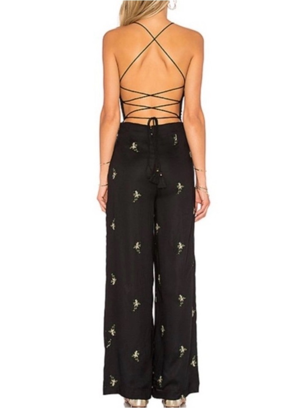 House of Harlow 1960 X Revolve
Natalie Backless Floral Wide Leg Jumpsuit — M